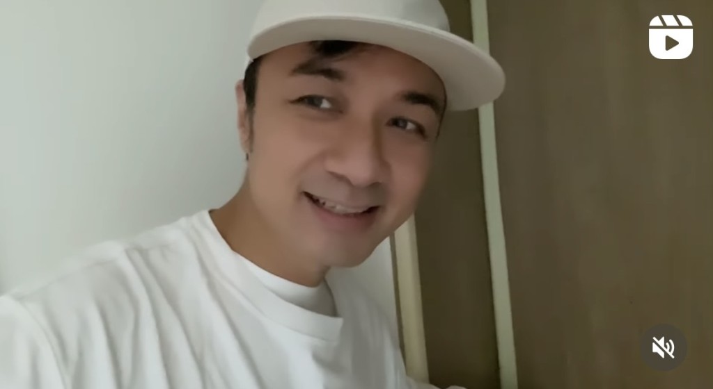 基仔準備出廳迎接囝囝送的生日驚喜。